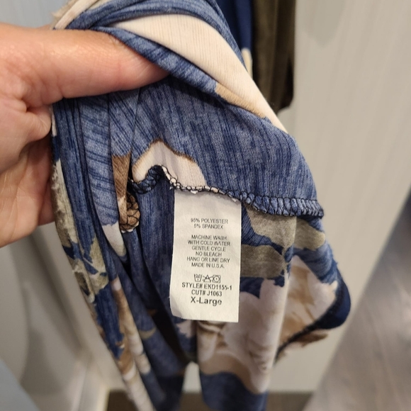 Blue Floral Dress with belt tie - Picture 4 of 4